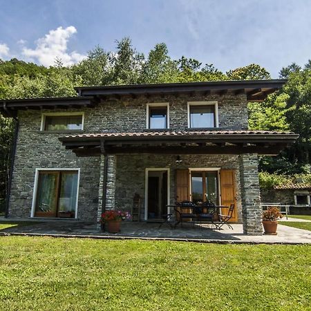 Villa Betulla Con Piscina Privata Sul Lago Di Como Colico Eksteriør billede